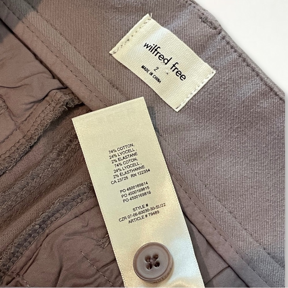 SOLD Aritzia Wilfred Free Ascendant Pant High-Waisted Utility Pants in Purple - Picture 11 of 16